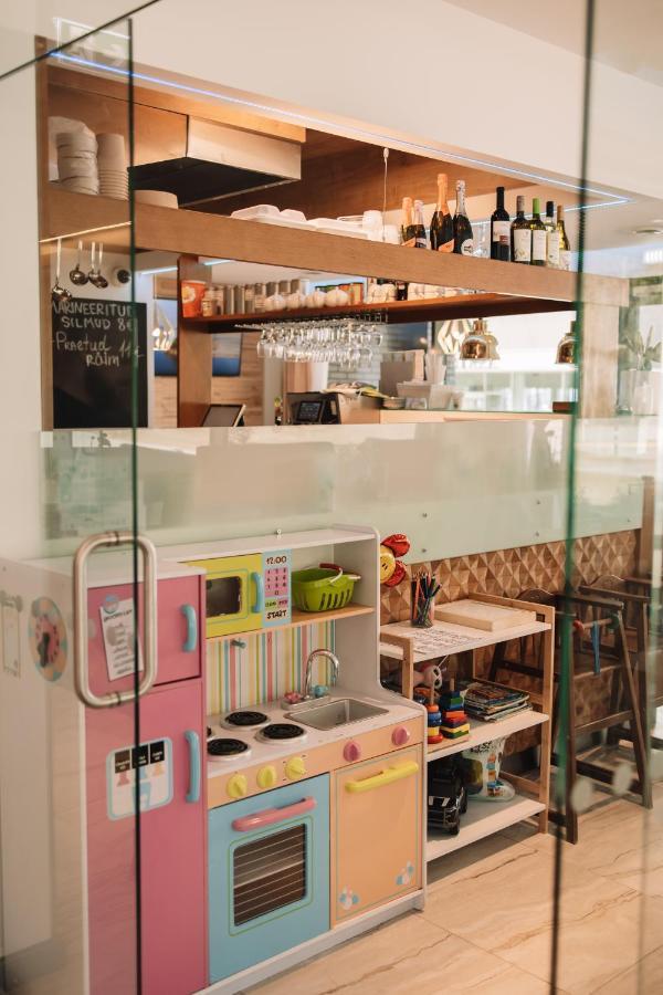 Merepargi Aparthotel & Cafe Narva-Jõesuu Esterno foto