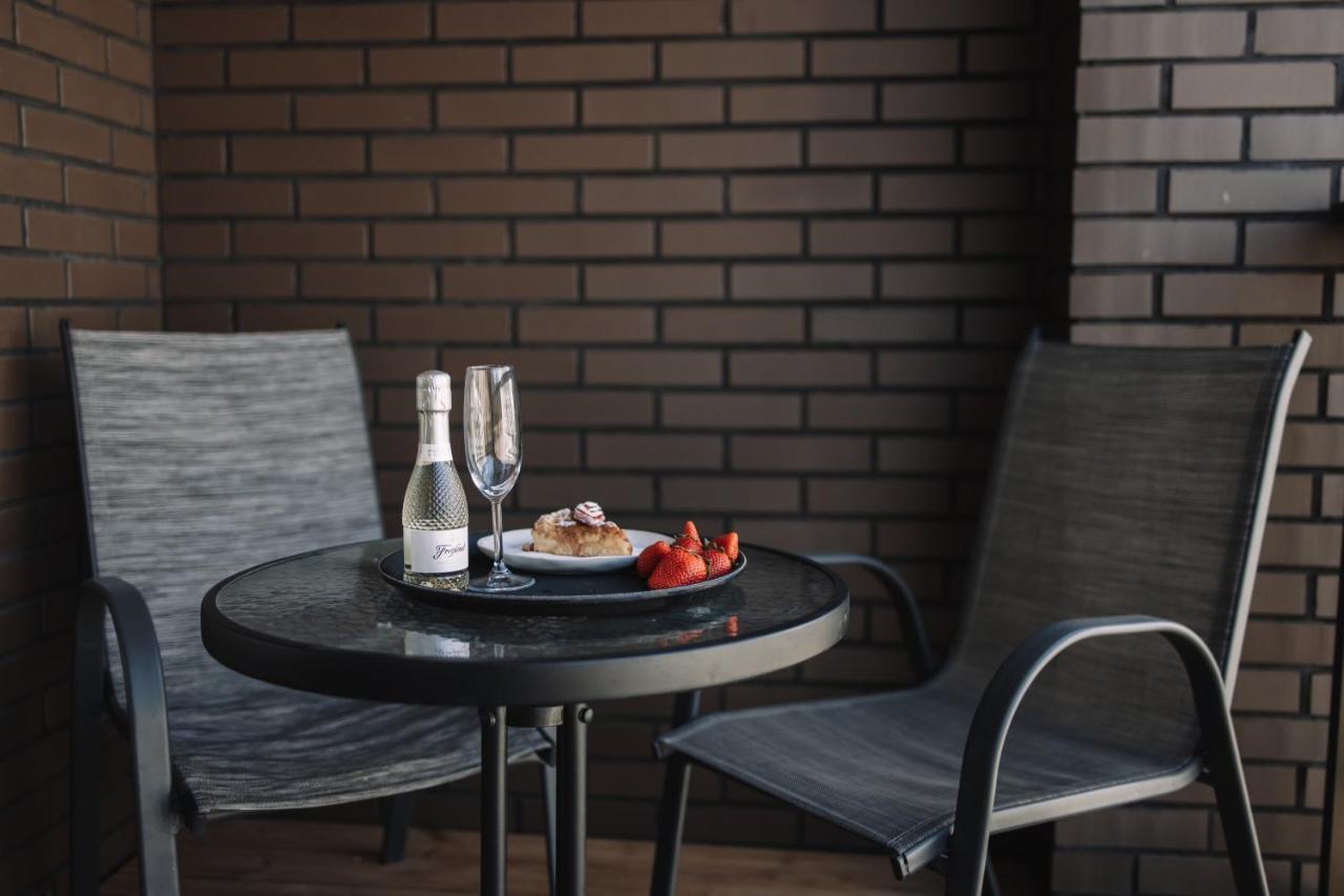 Merepargi Aparthotel & Cafe Narva-Jõesuu Esterno foto