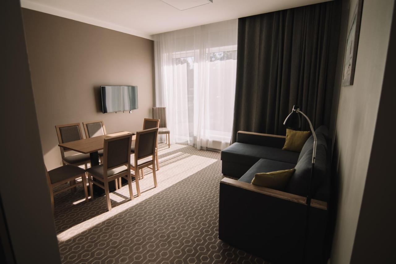 Merepargi Aparthotel & Cafe Narva-Jõesuu Esterno foto