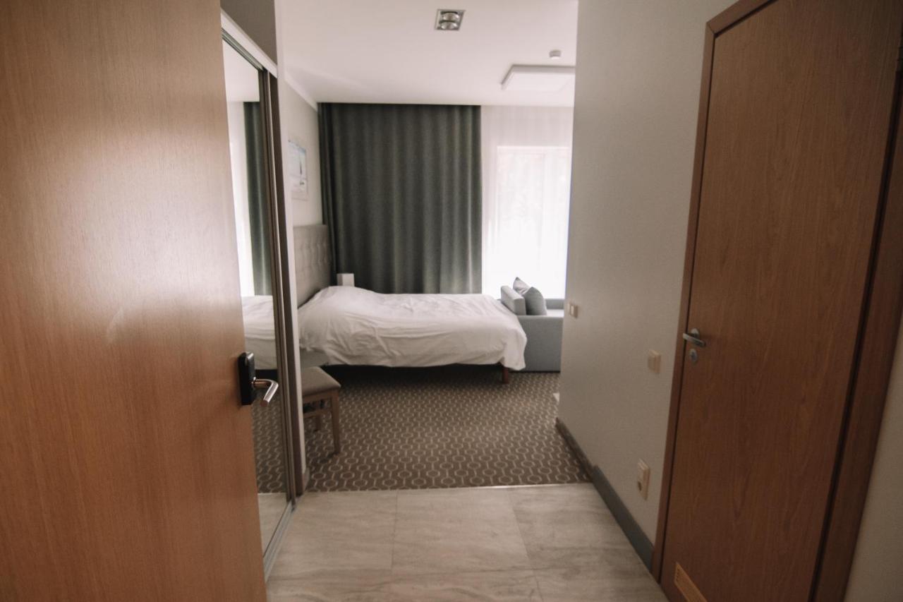 Merepargi Aparthotel & Cafe Narva-Jõesuu Esterno foto