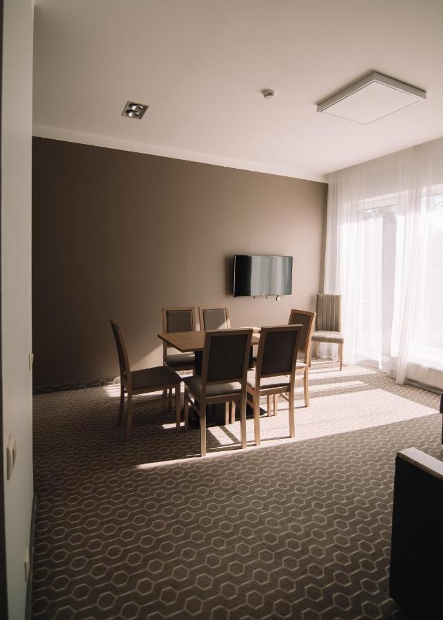 Merepargi Aparthotel & Cafe Narva-Jõesuu Esterno foto